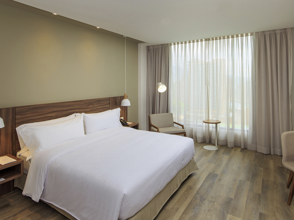Novotel Medellín guest room